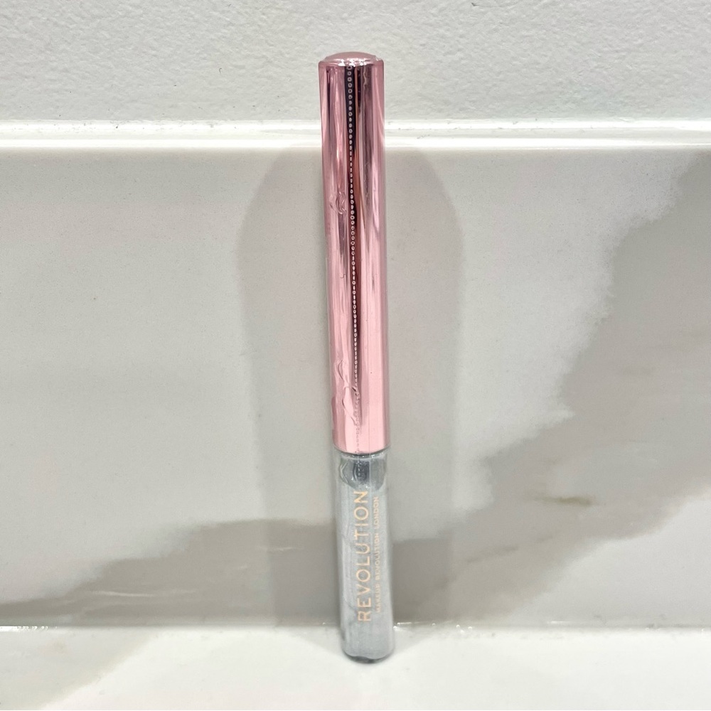 🟢10/$30 NEW Revolution Festive Allure Chromatic Eyeliner (Holo White)